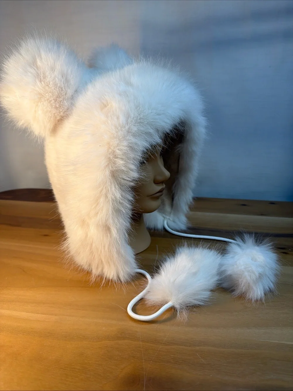 NWOT Faux Mink & Fox 4 Pom Fox Pompoms on top & On Dangling Ear Flap Strings